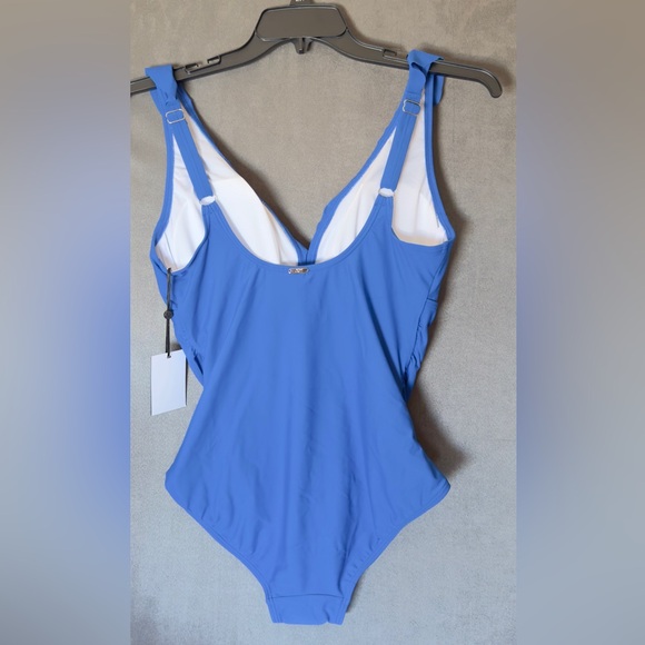 New DKNY
Ruffle Plunge Underwire Tummy Control One-Piece Blue Swimsuit 8 - Picture 4 of 9